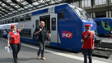 Les perturbations les plus importantes sont &agrave; pr&eacute;voir sur le r&eacute;seau TER et le trafic du TGV Sud-Est, a annonc&eacute; jeudi 5 d&eacute;cembre la direction de la SNCF. (BERTRAND GUAY / AFP)