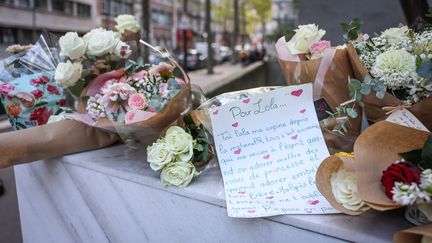 Des hommages rendus à Lola, l'adolescente de 12 ans retrouvée morte dans le 19e arrondissement de Paris, le16 octobre 2022.&nbsp; (MAXPPP)