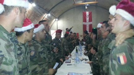 &nbsp; (Le Noël à Bangui du régiment d'infanterie d'Amiens © RF/ Mathilde Lemaire)