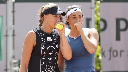 Kristina Mladenovic et Caroline Garcia&nbsp;lors de ce Roland-Garros 2022. (JEAN CATUFFE / JEAN CATUFFE)