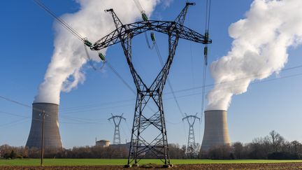 La centrale nucléaire de Golfech, dans le Tarn-et-Garonne, le 6 janvier 2022. (JEAN-MARC BARRERE / HANS LUCAS / AFP)