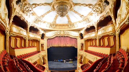 Le plus petit théâtre lyrique parisien, l'Athénée Théâtre Louis-Jouvet, rouvre ses portes le 24 septembre après un an de travaux. (BERTRAND GUAY / AFP)