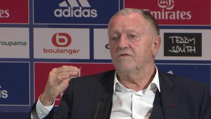 Après 36 ans passés à la tête de l'Olympique lyonnais, Jean-Michel Aulas a été mis sur la touche par le nouvel actionnaire majoritaire du club, John Textor, lundi 8 mai. (FRANCEINFO)