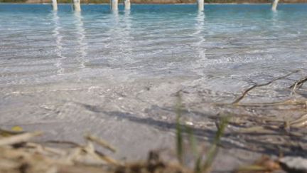 Un lac magnifique mais pollué (France 24)