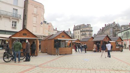 Limoges a ressorti ses chalets de Noël pour y accueillir des restaurateurs de la ville. (FRANCE 3 / CAPTURE D'ECRAN)