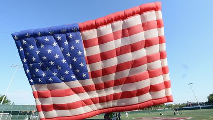 Pr&eacute;paration des c&eacute;l&eacute;brations de la f&ecirc;te nationale dans le stade d'Hoboken (New Jersey), le 3 juillet 2012. (MICHAEL LOCCISANO / GETTY IMAGES)