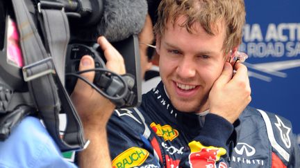 Le pilote allemand Sebastian Vettel lors des qualifications au grand prix de F1 indien sur le circuit de Buddh, pr&egrave;s de la capitale Delhi, le 29 octobre 2011. (TOSHIFUMI KITAMURA / AFP)