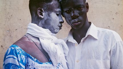 Garçons parés pour le festival Aboakyer (festival de la chasse à l’antilope) à Winneba, une ville du littoral (2017). (Denis Dailleux / Agence VUʼ)