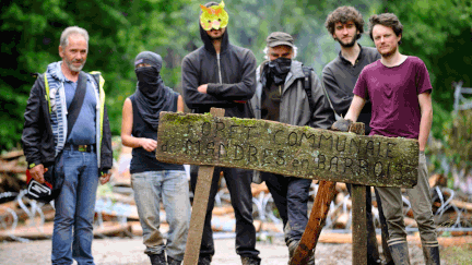 &nbsp; (Le bois à Mandres-en-Barrois est occupé par des opposants au projet qui s'insurgent contre le défrichement de cette zone par l'Agence nationale de gestion des déchets radioactifs © JEAN-CHRISTOPHE VERHAEGEN / AFP)