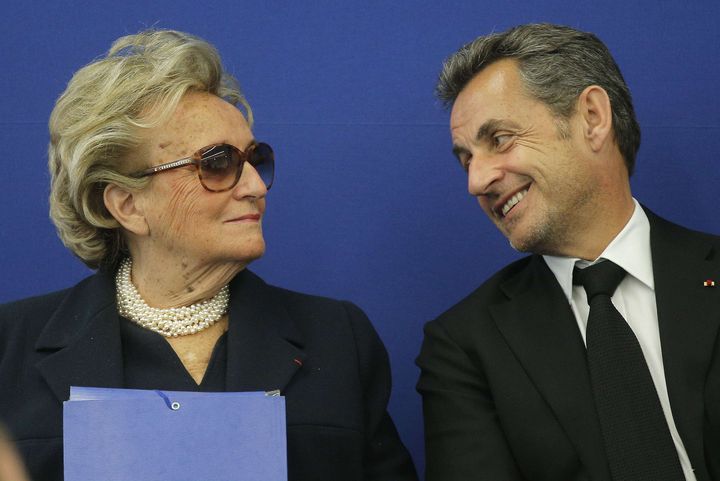 Bernadette Chirac s'affiche aux c&ocirc;t&eacute;s des Nicolas Sarkozy, le 10 mars 2014, lors de l'inauguration de la Fondation Claude Pomidou &agrave; Nice (Alpes-Maritimes). (LIONEL CIRONNEAU / AP / SIPA)