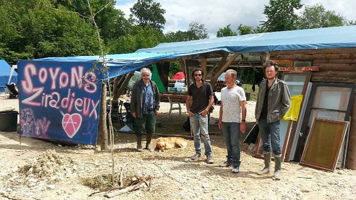 &nbsp; (Les opposants au projet Cigéo dans le bois de Mandres-en-Barrois près de Bure dans la Meuse © Anne-Laure Barral/RADIO FRANCE)