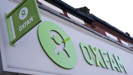 Enseigne "Oxfam" à Londres (Grande-Bretagne).
 (JUSTIN TALLIS / AFP)