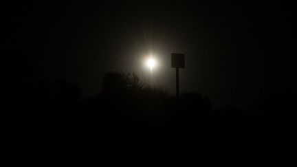 Vue du lancement de la fusée espagnole Miura 1 à Medano del Loro, à Mazagon, en Espagne, le 7 octobre 2023. (CRISTINA QUICLER / AFP)