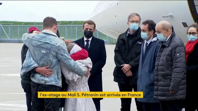 VIDEO. L'ex-otage Sophie Pétronin a enfin pu enlacer ses proches à son retour en France