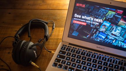 Le site Numerama a enquêté sur la parité dans les séries produites par Netflix.&nbsp;(Image&nbsp;d'illustration)&nbsp; (SOPA IMAGES / LIGHTROCKET / GETTY IMAGES)