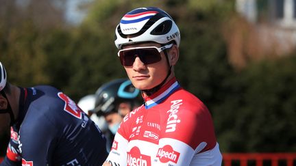 Mathieu van der Poel (Alpecin-Fenix) lors de la classique Kuurne-Brussel-Kuurne 2021. (LAURENT LAIRYS / DPPI / AFP)