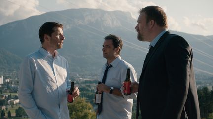 Pierre Deladonchamps, Vincent Deniard et Grégory Montel dans "Reprise en main" de&nbsp;Gilles Perret (2022). (ELZEVIRFILMS)