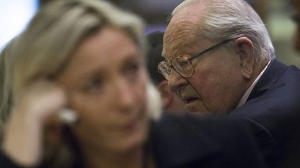 &nbsp; (Jean-Marie Le Pen dans l'ombre de sa fille  © MAXPPP)