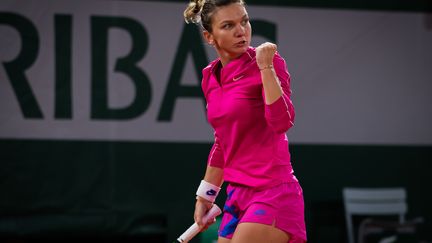 Simona Halep lors de son match face à Amanda Anisimova, à Roland-Garros, le 2 octobre 2020.  (ROB PRANGE / SPAINDPPI)