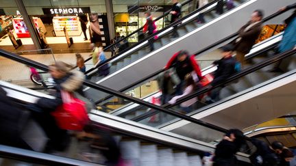 La RATP a fait installer et doit remplacer une trentaine d'escalators trop larges sur les lignes 6, 13 et 14 du m&eacute;tro parisien.&nbsp; (PRM / SIPA)