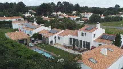 Environnement : sur l'Île d'Yeu, des panneaux solaires partagés entre les habitants