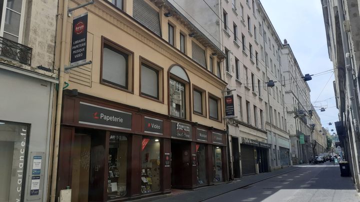 La librairie était anciennement tout premier magasin Casino, à la fin du 19ème siècle. (GUILLAUME FARRIOL / FRANCE INFO)