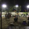 Dans la cour de l'école Dels Encants de Barcelone (Catalogne, Espagne), dans la soirée du vendredi 29 septembre 2017. (ROBIN PRUDENT / FRANCEINFO)