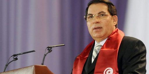 Le dictateur tunisien Zine el Abidine Ben Ali pronçant un discours à Tunis, trois mois avant sa chute, le 11 octobre 2009. (AFP - FETHI BELAID )