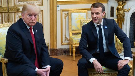 Le président américain Donald Trump (à gauche) et le président français Emmanuel Macron, le 10 novembre 2018 à l'Elysée, à Paris.&nbsp; (SAUL LOEB / AFP)