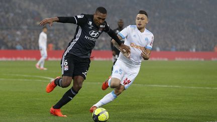 Marcelo (OL) et Lucas Ocampos (OM) lors de "l'Olympico" au Stade Vélodrome, le 18 mars 2018.  (PHILIPPE LAURENSON / PHILIPPE LAURENSON)