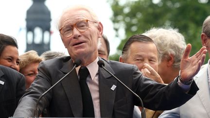 L'industriel Jean-Claude Decaux le 15 juillet 2007, lors du lancement du Vélib', à Paris. (MEHDI FEDOUACH / AFP)