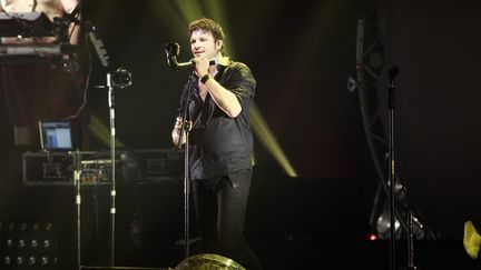 Bertrand Cantat assure la derni&egrave;re partie de Shaka Ponk au Z&eacute;nith, &agrave; Paris, le&nbsp;25 novembre 2011.&nbsp; (LEJEUNE / MAXPPP / LE PARISIEN)