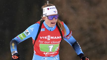 Justine Braisaz-Bouchet lors du relais féminin d'Antholz Anterselva, le 22 janvier 2022. (MATTHIAS SCHRADER/AP/SIPA / SIPA)