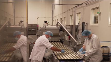 Calvados : le pari réussi des employés de la biscuiterie Jeannette (Franceinfo)