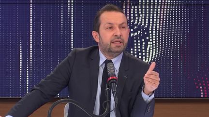 Sébastien Chenu, porte-parole du Rassemblement national, était l'invité du 8h30 franceinfo, samedi 13 février. (CAPTURE ECRAN / FRANCEINFO)