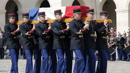 L'hommage à Johnny Hallyday sera "populaire" et non "national", comme sera celui de Jean d'Ormesson ou comme l'était, ici, celui organisé pour Simone Veil, aux Invalides, le 5 juillet 2017. (MICHEL EULER / POOL)