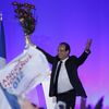 François Hollande célèbre sa victoire à Tulle (Corrèze), le 6 mai 2012.&nbsp; (REGIS DUVIGNAU / REUTERS)