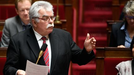 Le député communiste André Chassaigne, le 12 décembre 2017 à l'Assemblée nationale, à Paris.&nbsp; (LIONEL BONAVENTURE / AFP)