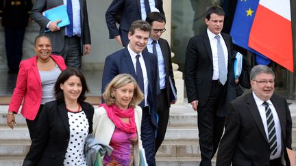 Les ministres Christiane Taubira, C&eacute;cile Duflot, H&eacute;l&egrave;ne Conway, Arnaud Montebourg, Beno&icirc;t Hamon, Manuel Valls et Alain Vidalies quittent l'Elys&eacute;e, le 6 mai 2013. (MARTIN BUREAU / AFP)