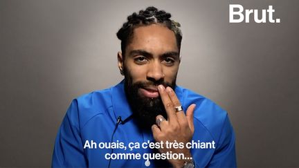 Découvert par la grand public grâce à l'émission "On n'demande qu'à en rire", Fary connaît aujourd'hui un franc succès dans le monde du stand up. Certaines questions agacent l'humoriste, il a décidé de les commenter.