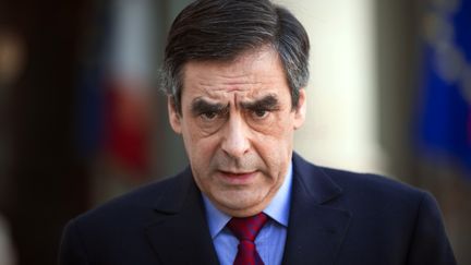 Le Premier ministre Fran&ccedil;ois Fillon s'adresse &agrave; la presse, le 10 f&eacute;vrier 2012 depuis l'Elys&eacute;e. (LIONEL BONAVENTURE / AFP)