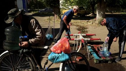 Les habitants de Pokrovsk, dans l'est de l'Ukraine, vivent sous couvre-feu 20 heures par jour. Les Russes sont à moins de 10 kilomètres de cette ville, qui peut tomber à tout moment. (FRANCEINFO)