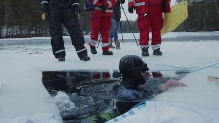 Sports : nouveau record du monde pour le champion d'apnée, Arthur Guérin-Boëri