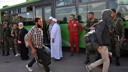 Homs en Syrie : évacuation de populations dans des zones rebelles