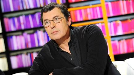 L'écrivain&nbsp;Jean-Luc Seigle en février 2012 (BALTEL/SIPA)