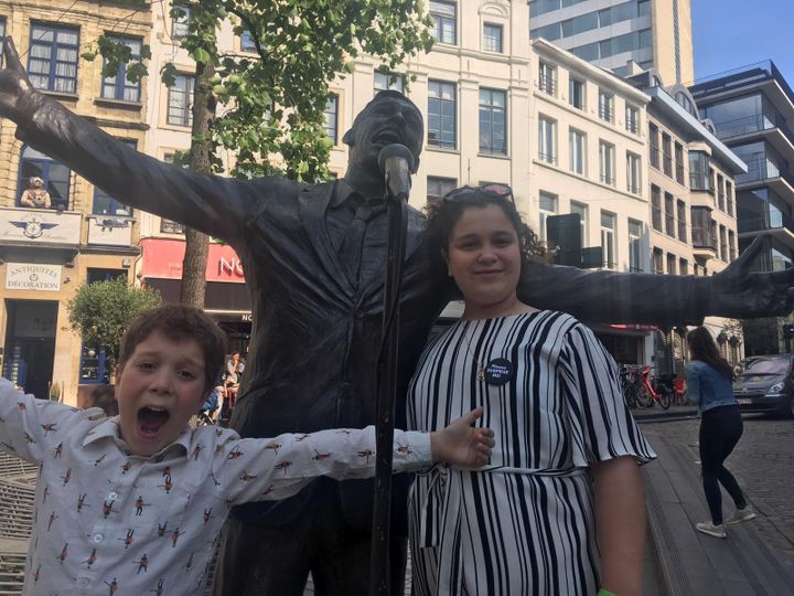 Statue de Jacques Brel place de la Vieille Halle aux Blés, à Bruxelles. (INGRID POHU / RADIO FRANCE)