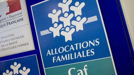 &nbsp; (Jusqu'ici, toutes les familles avec deux enfants ou plus recevaient la même somme, désormais les allocations familiales seront versées en fonction du niveau de revenus. © MaxPPP, Christophe Morin)