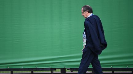 Le président de la Fédération française de football Noël Le Graët assiste à une séance d'entraînement des Bleus à Moscou, à la veille de la finale de la Coupe du monde en Russie entre la France et la Croatie, le 14 juillet 2018, (FRANCK FIFE / AFP)