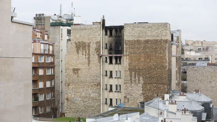 La façade de l'immeuble de la rue d'Erlanger à Paris qui a été ravagé par les flammes, mardi 5 février 2019. (LP/ YANN FOREIX / MAXPPP)