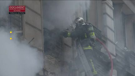 Les pompiers en intervention lors de l'explosion au gaz de la rue de Trévise de Paris (SAPEURS POMPIERS DE PARIS)